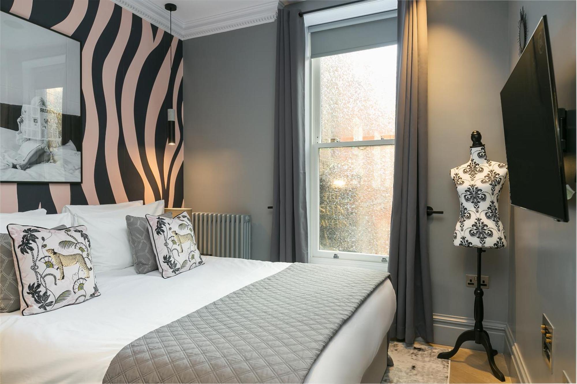 Urban Chic - Broad Court * Londra